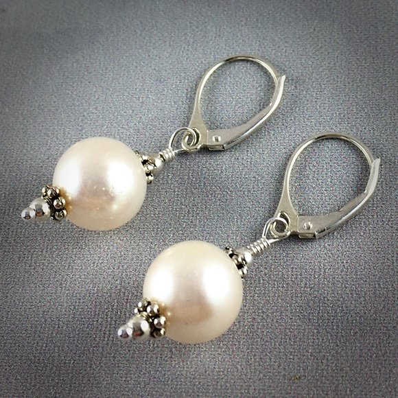 YOUR SIGNATURE NECKLACE WITH MATCHING PEARL EARRINGS - Picture 2 of 5
